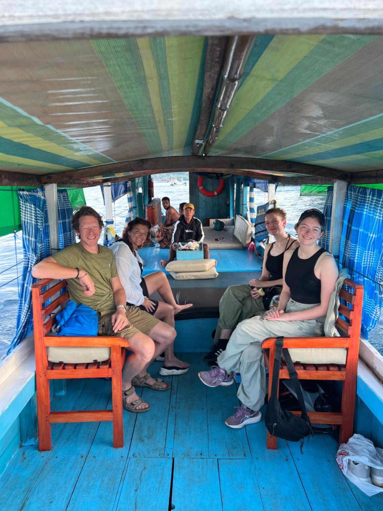 Jhuna Komodo Homestay Exterior foto